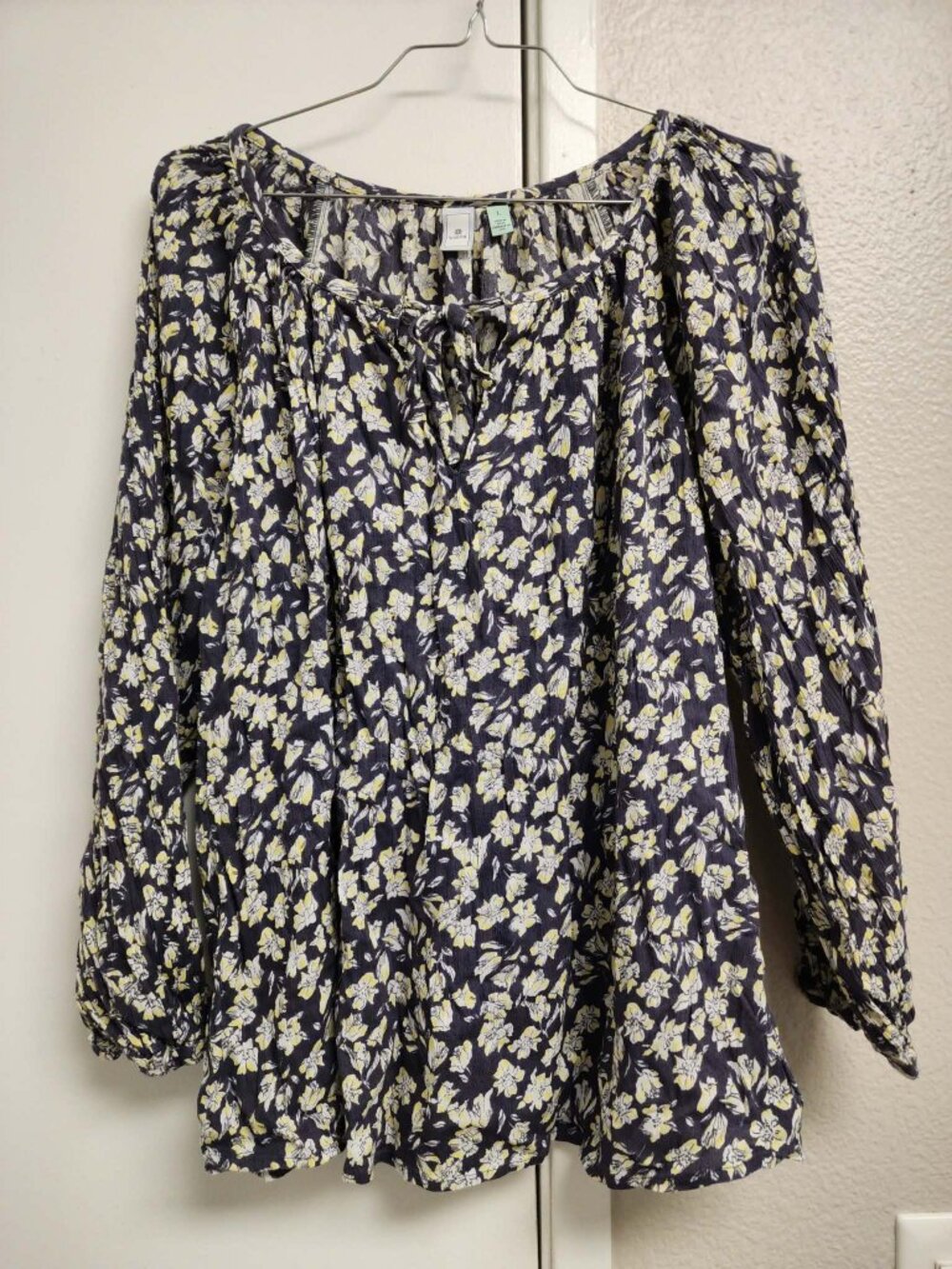Susina Navy Floral Boho Peasant Blouse | Size L | Tie Neck | Balloon Sleeves